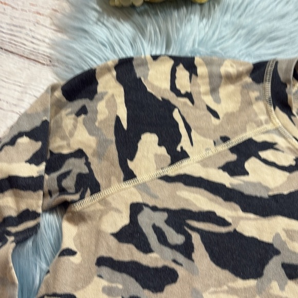 Monrow Camo Pullover Sweatshirt sz S - Picture 3 of 9